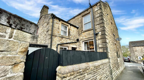 4 bedroom terraced house for sale