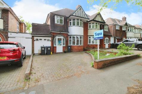 3 bedroom semi-detached house for sale