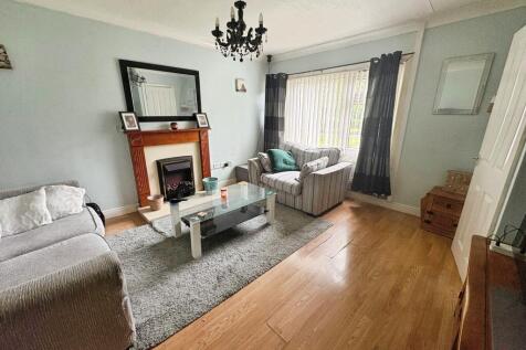 2 bedroom town house for sale