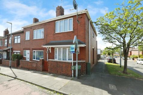 2 bedroom town house for sale