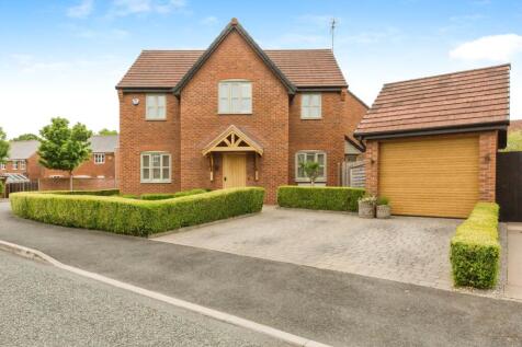 4 bedroom detached house for sale