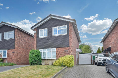 3 bedroom link detached house for sale