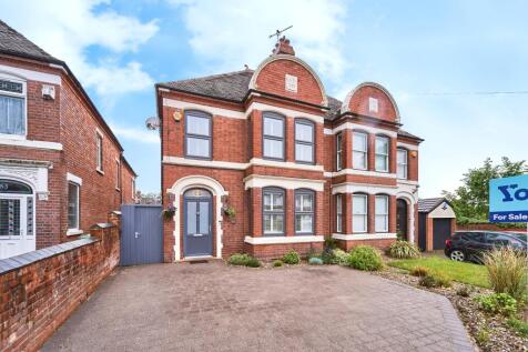 4 bedroom semi-detached house for sale