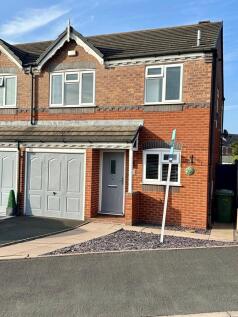 3 bedroom semi-detached house for sale