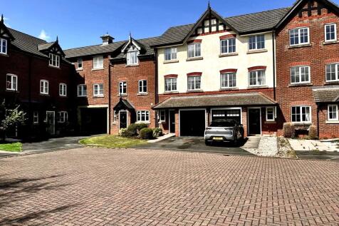 4 bedroom town house for sale