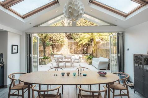 4 bedroom terraced house for sale