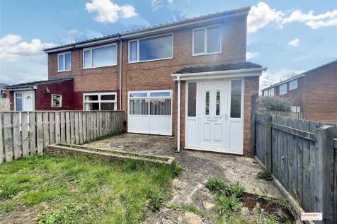 3 bedroom semi-detached house for sale