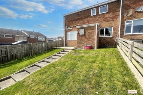 2 bedroom semi-detached house for sale