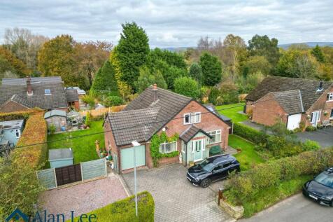 Whirley Road, Macclesfield, SK10 3JJ 4 bed detached house for sale