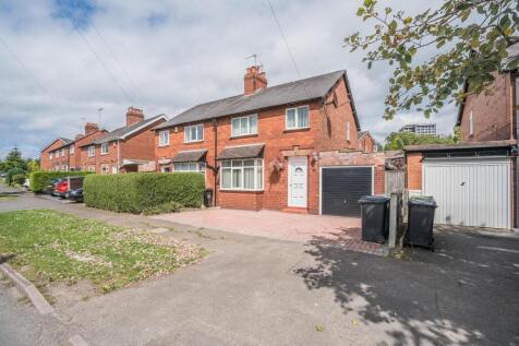 Queens Avenue, Macclesfield, SK10 2BH 3 bed semi