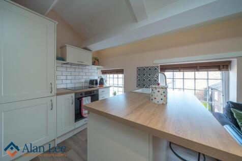Regents Court, Catherine Street... 2 bed flat for sale