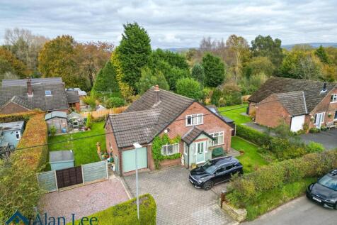 Whirley Road, Macclesfield, SK10 3JJ 4 bed detached house for sale