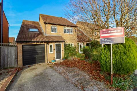 Outskirts of Clevedon close to amenities 4 bed end of terrace house for sale