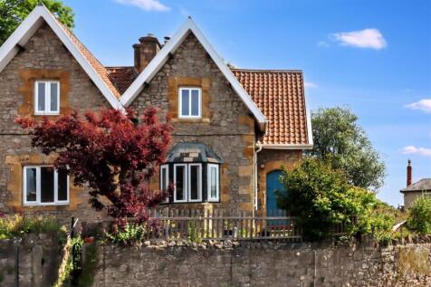 Elevated position close to Clevedon... 2 bed semi