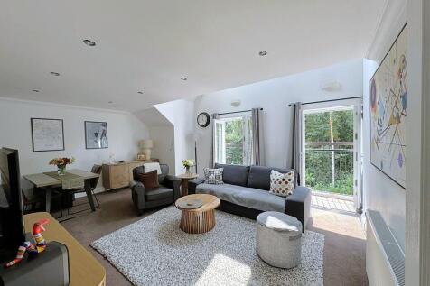 Fennyland Lane, Kenilworth 3 bed apartment for sale