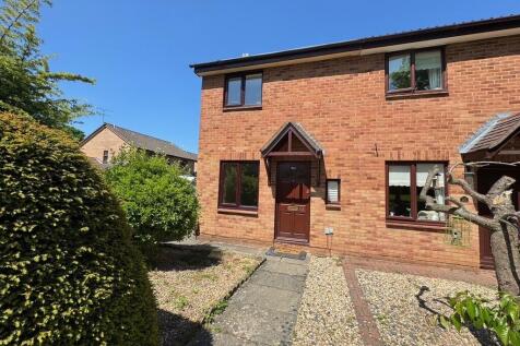 Turton Way, Kenilworth 2 bed end of terrace house for sale