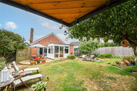 3 bedroom detached bungalow for sale