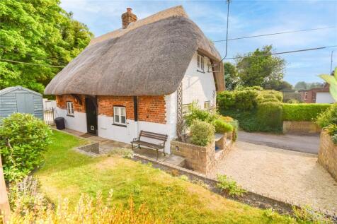 2 bedroom detached house for sale
