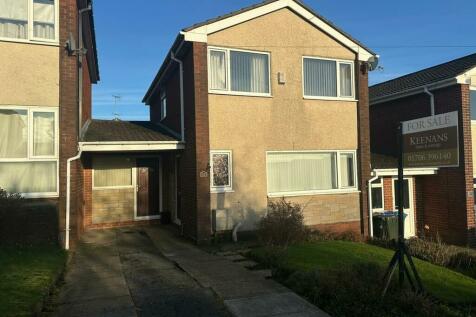 3 bedroom link detached house for sale