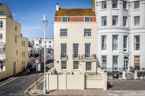 6 bedroom terraced house for sale