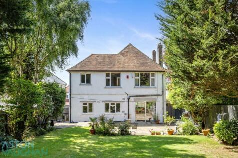 5 bedroom detached house for sale