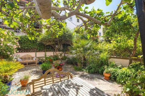 6 bedroom terraced house for sale