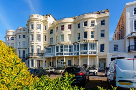 Marine Parade, Brighton BN2 3 bed apartment for sale