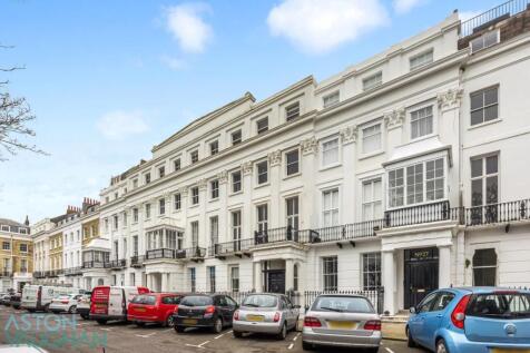 26 Sussex Square, Brighton BN2 2 bed apartment for sale