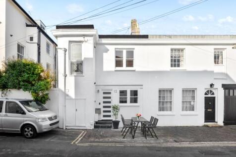 Rock Grove, Brighton BN2 2 bed end of terrace house for sale