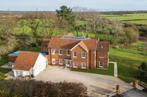 6 bedroom detached house for sale
