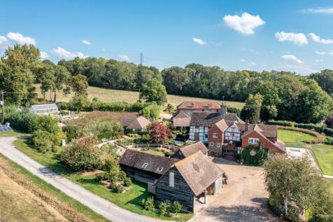 6 bedroom detached house for sale