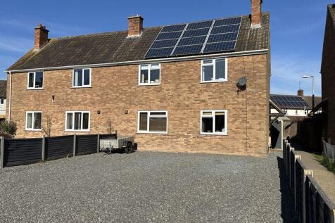 3 bedroom semi-detached house for sale