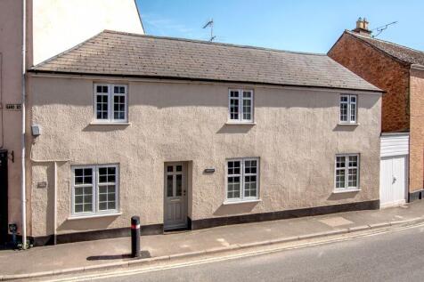 4 bedroom semi-detached house for sale