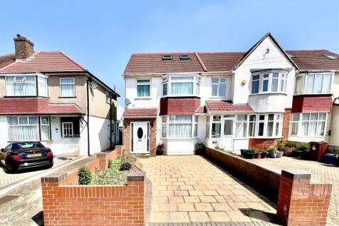 4 bedroom semi-detached house for sale