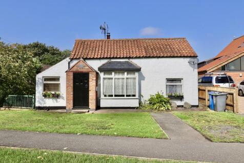 2 bedroom detached bungalow for sale