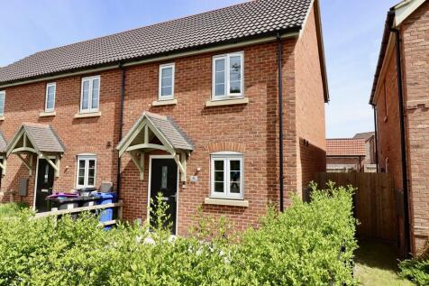 2 bedroom semi-detached house for sale