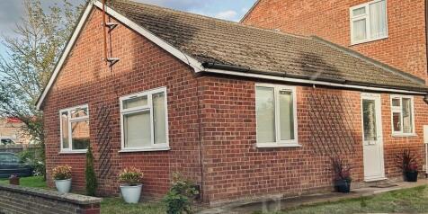 2 bedroom semi-detached bungalow for sale