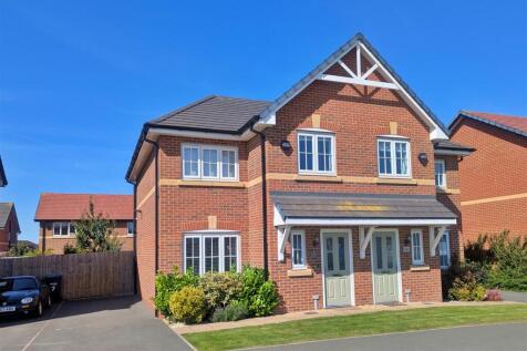 3 bedroom semi-detached house for sale