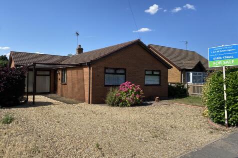 Eastgate, Fleet 3 bed detached bungalow for sale