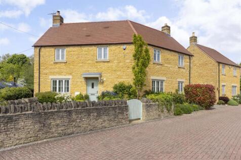 Jubilee Mews, Andoversford 4 bed detached house for sale