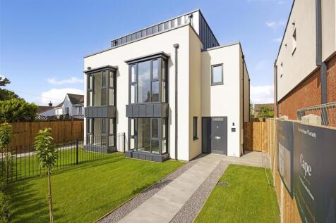 5 bedroom semi-detached house for sale