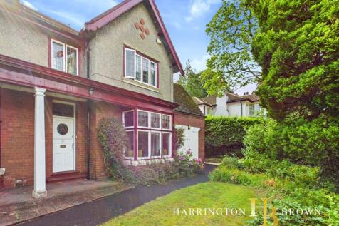 4 bedroom semi-detached house for sale