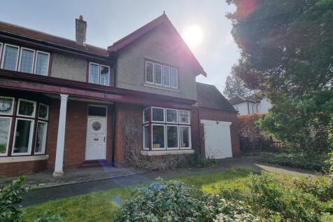 4 bedroom semi-detached house for sale