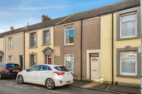 5 bedroom terraced house for sale