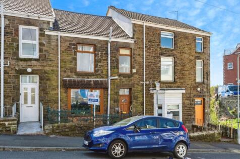 4 bedroom terraced house for sale