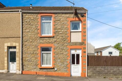 1 bedroom end of terrace house for sale