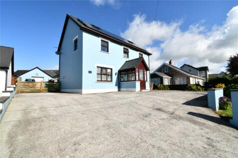 6 bedroom detached house for sale