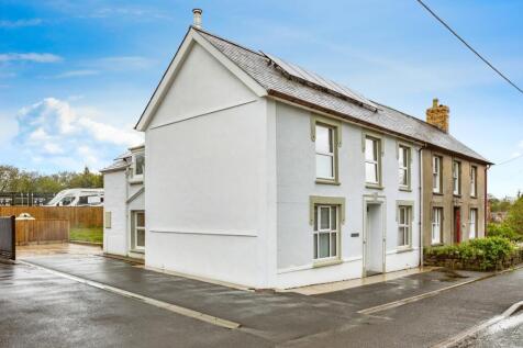 4 bedroom semi-detached house for sale