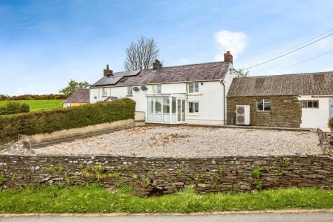 6 bedroom detached house for sale
