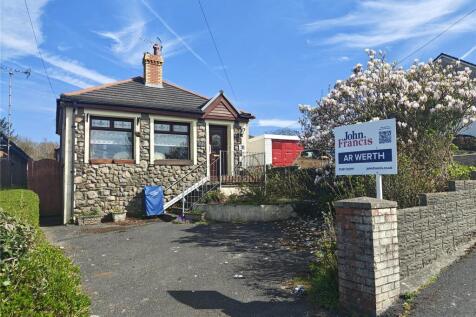 2 bedroom detached house for sale